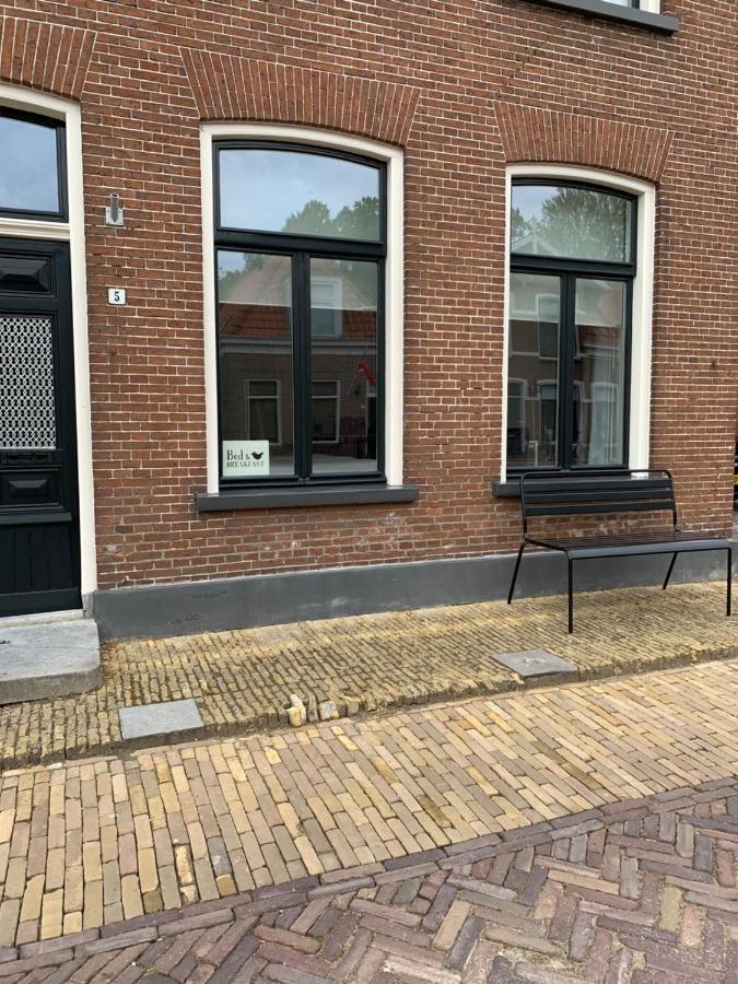 B&B Het Herenhuys Aan De Historische Gracht Van Kollum Экстерьер фото