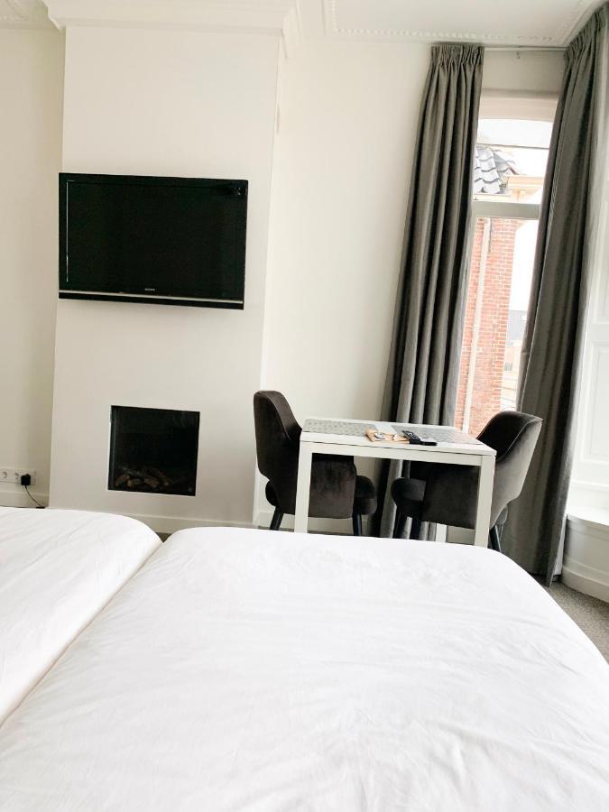 B&B Het Herenhuys Aan De Historische Gracht Van Kollum Экстерьер фото